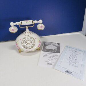 HEIRLOOM PORCELAIN TELEPHONE "HELLO DAUGHTER” Message Of Love - Music Box